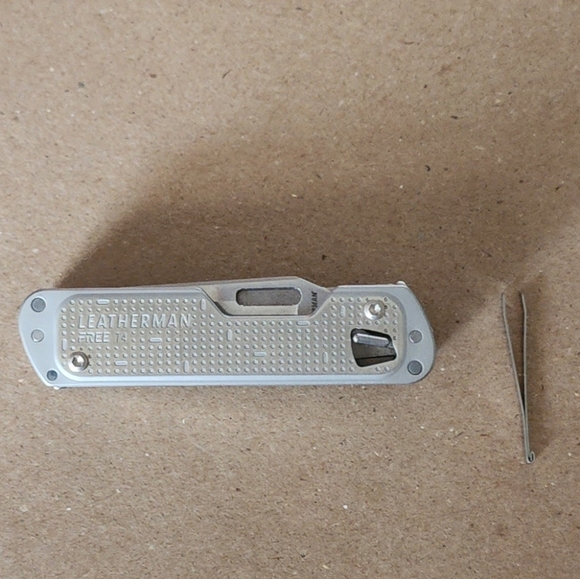 LEATHERMAN, FREE T4 Multitool and EDC knife with Tweezers - Picture 9 of 13